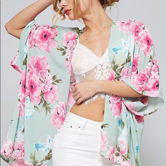 Fashion Nova Tops - Flower Kimono